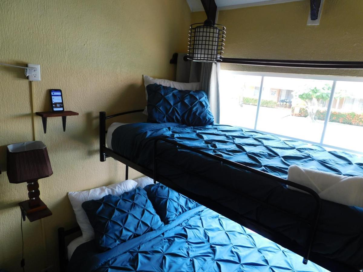 Condo Villa B27 Sleeps Five People - B28 Sleeps Six People - Price Includes Housekeeping Fees Not Taxes - Very Close To The Pool And Beach! Jaco Exterior photo