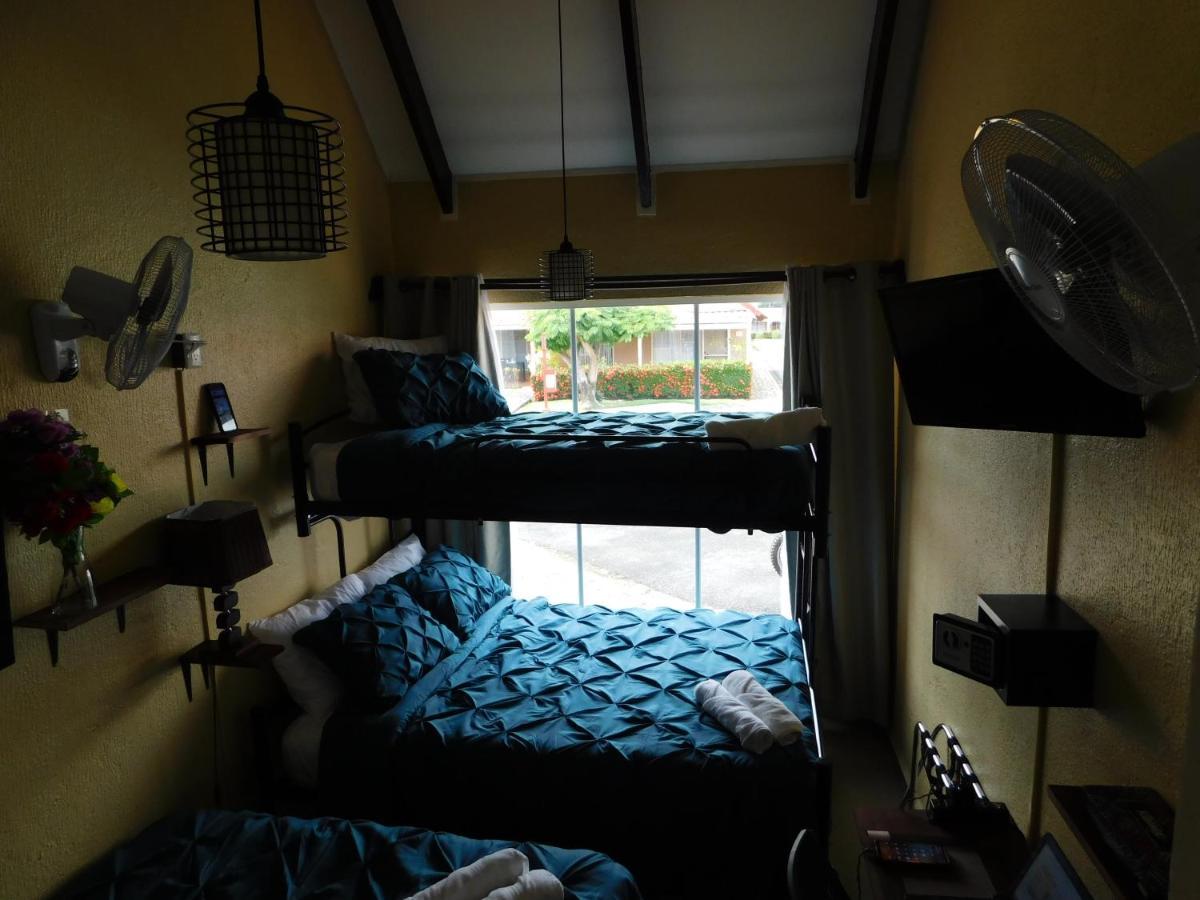 Condo Villa B27 Sleeps Five People - B28 Sleeps Six People - Price Includes Housekeeping Fees Not Taxes - Very Close To The Pool And Beach! Jaco Exterior photo